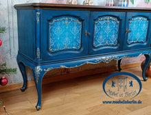 Load image into Gallery viewer, 1141 Chippendale Kommode mit Barock Muster