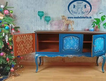 Load image into Gallery viewer, 1141 Chippendale Kommode mit Barock Muster