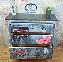 Load image into Gallery viewer, 1158 Kommode Street Art Dance