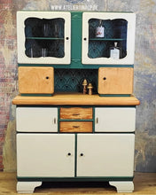 Load image into Gallery viewer, 1211 Buffetschrank Retro - Creme / Tannengrün