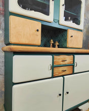 Load image into Gallery viewer, 1211 Buffetschrank Retro - Creme / Tannengrün