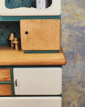 Load image into Gallery viewer, 1211 Buffetschrank Retro - Creme / Tannengrün