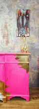 Load image into Gallery viewer, 1221 Sideboard / Kommode Neonpink, Gold und Streifen
