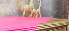 Load image into Gallery viewer, 1221 Sideboard / Kommode Neonpink, Gold und Streifen