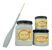 Load image into Gallery viewer, Dixie Belle Kreidefarbe in Manatee Gray (helles Grau mit leichten blauen Unterton)