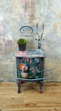 Load image into Gallery viewer, 1173 Nachttisch / Beistellschrank "Emmas Dream"