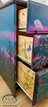 Load image into Gallery viewer, 1183- Kommode Schwarzwald in leuchtenden Farben