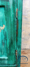 Load image into Gallery viewer, 1176 Nachttisch / Beistellschrank "Old World" in grün