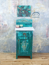 Load image into Gallery viewer, 1176 Nachttisch / Beistellschrank "Old World" in grün