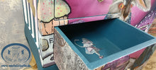 Load image into Gallery viewer, 1185 Nachttisch / Beistellschrank handbemalt