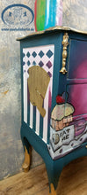 Load image into Gallery viewer, 1185 Nachttisch / Beistellschrank handbemalt
