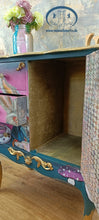 Load image into Gallery viewer, 1185 Nachttisch / Beistellschrank handbemalt