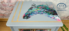 Load image into Gallery viewer, 1177 Nachttisch / Beistellschrank Pferd