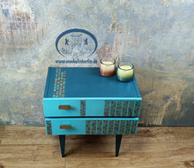Load image into Gallery viewer, 1184 Nachttisch im Retro Look
