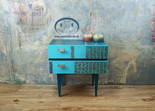 Load image into Gallery viewer, 1184 Nachttisch im Retro Look