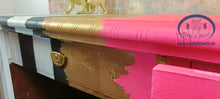 Load image into Gallery viewer, 1179 Sideboard / Kommode Neonpink, Gold und Streifen