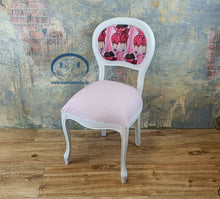 Load image into Gallery viewer, 1180 - Stühle weiß mit individuellen Stoffen