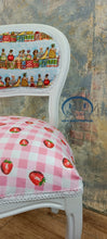 Load image into Gallery viewer, 1180 - Stühle weiß mit individuellen Stoffen