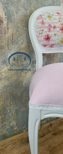 Load image into Gallery viewer, 1180 - Stühle weiß mit individuellen Stoffen