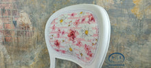 Load image into Gallery viewer, 1180 - Stühle weiß mit individuellen Stoffen