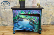 Load image into Gallery viewer, 1212 Nachttisch Landschaft handbemalt