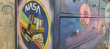 Load image into Gallery viewer, 1197 Sideboard "Astrodonut" handbemalt mit Astronaut / Donuts und Bagger