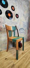 Load image into Gallery viewer, 1207 Retro Stuhl Holz
