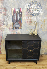 Load image into Gallery viewer, 1223 Barschrank matt Schwarz mit Gold Hexagon