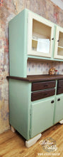 Load image into Gallery viewer, 1238 Buffetschrank Retro - Creme / Pastellblau mit dunklen Holzakzenten