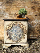 Load image into Gallery viewer, Belles and Whistles - Decoupage Papier - Ornate - 30 cm x 32 cm