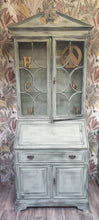 Load image into Gallery viewer, 1056 - Sekretär im Antik Look