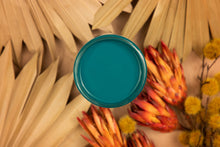 Load image into Gallery viewer, Dixie Belle - Silk All in One Farbe in Oasis (Blaugrün)