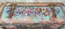 Load image into Gallery viewer, 1264 Sitztruhe / Sitzbank / Truhe &quot;Flower Power&quot;

