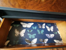 Lade das Bild in den Galerie-Viewer, 0704 - Sekretär Butterfly
