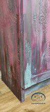 Lade das Bild in den Galerie-Viewer, 1192 Kommode Barock / Vintage rosa
