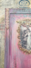 Lade das Bild in den Galerie-Viewer, 1192 Kommode Barock / Vintage rosa
